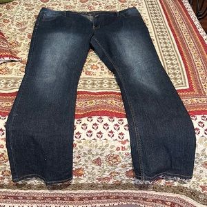 Natural reflections. Size 16. Whitewashed.